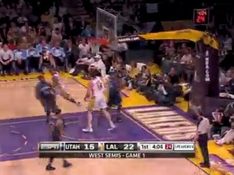 Shannon Brown runs the fast break to perfection.