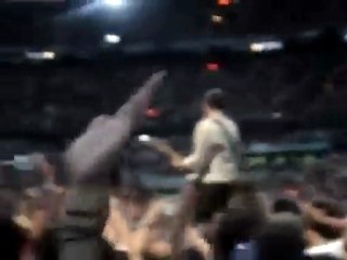 U2 - Get on your boots - Live in Paris (11-07-2009)