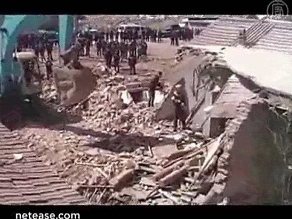 Селяни защитават домовете си от насилствено отнемане