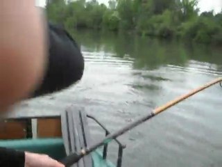 Breulito n' Yrag combat silure 191 cm dans une barque de 2 m