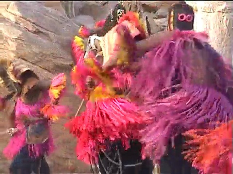 Haiku carnet de voyage dogon: danse des morts