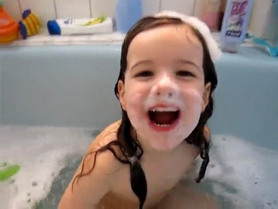 Maria et Gaël au bain (1er avril 2010)