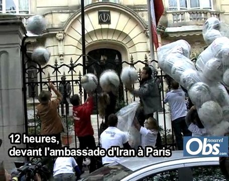RSF: opération boules de papier devant l'ambassade d'Iran