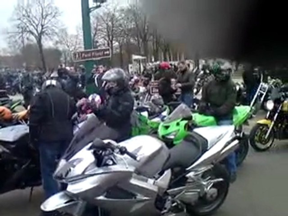 manif ffmc paris avant depart coup de rupteur cbr-gsr