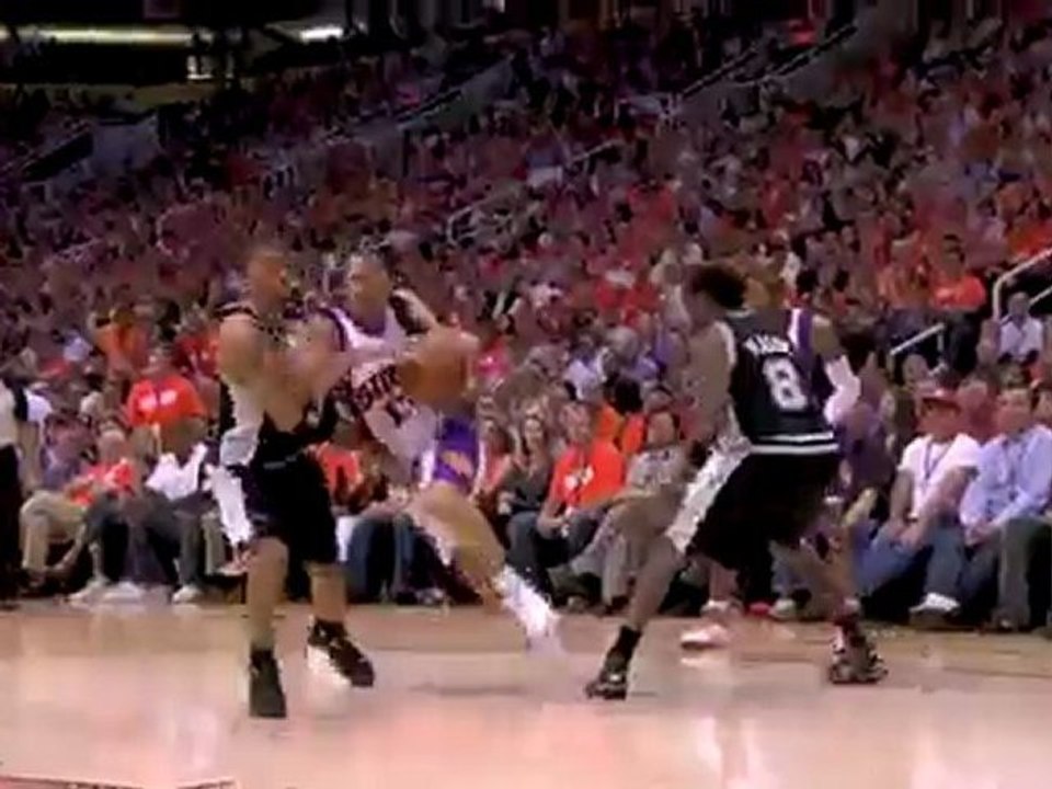 Steve Nash scored 33 points and dished 10 assists as th Suns