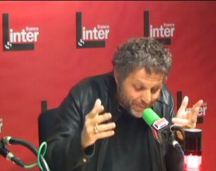 Stéphane Guillon étrille Bern et Radio France
