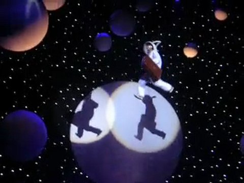 MIKA - 24 avril 2010 à Lyon - Arrivée en cosmonautre