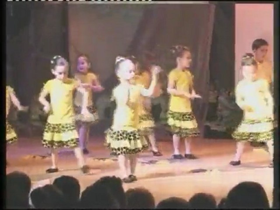 okulöncesi dans gösterisi