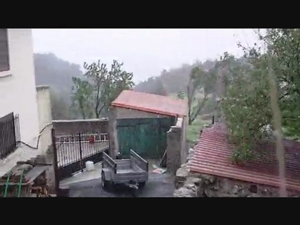 campoussy sous la neige le 4 mai 2010