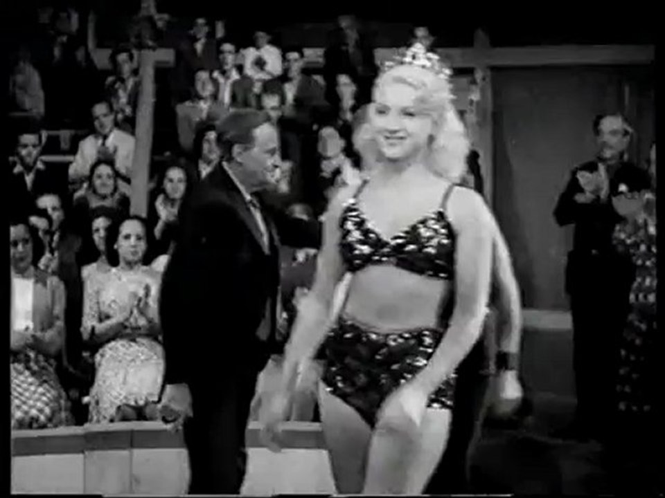 CINEMA PORTUGUÊS - «SALTIMBANCOS» - VIDEO 4