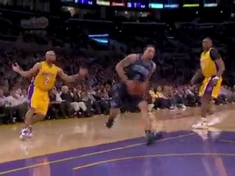 Deron Williams throws the crossover and goes to the bucket f