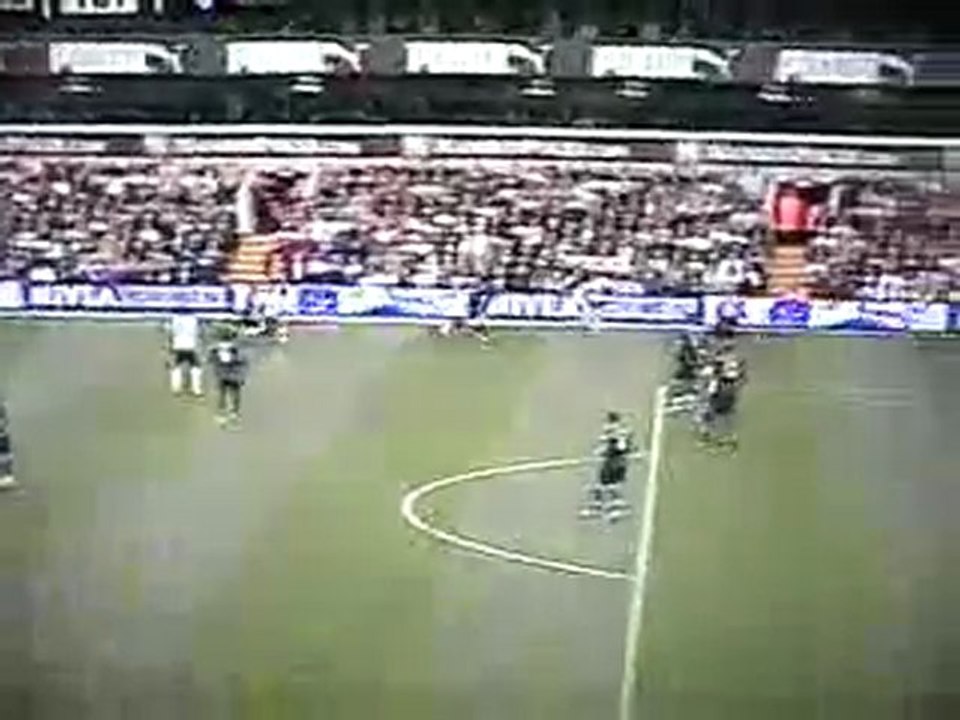 Zvijezda Spursa klinac koji skuplja lopte dok su u igri