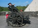 Antoine et Mathieu jouent avec le canon de Charolles (avril