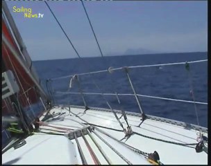 Navigation à la voile dans l'Archipel de Madère dans l'océan