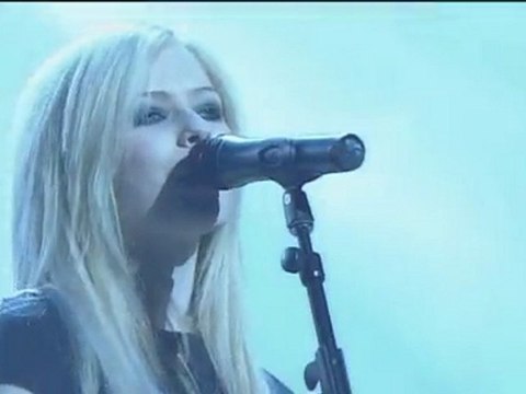 AVRIL LAVIGNE - My Happy Ending (live Budokan 2005 )