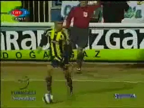 Hakem oyna diyor o da oynuyor.. )