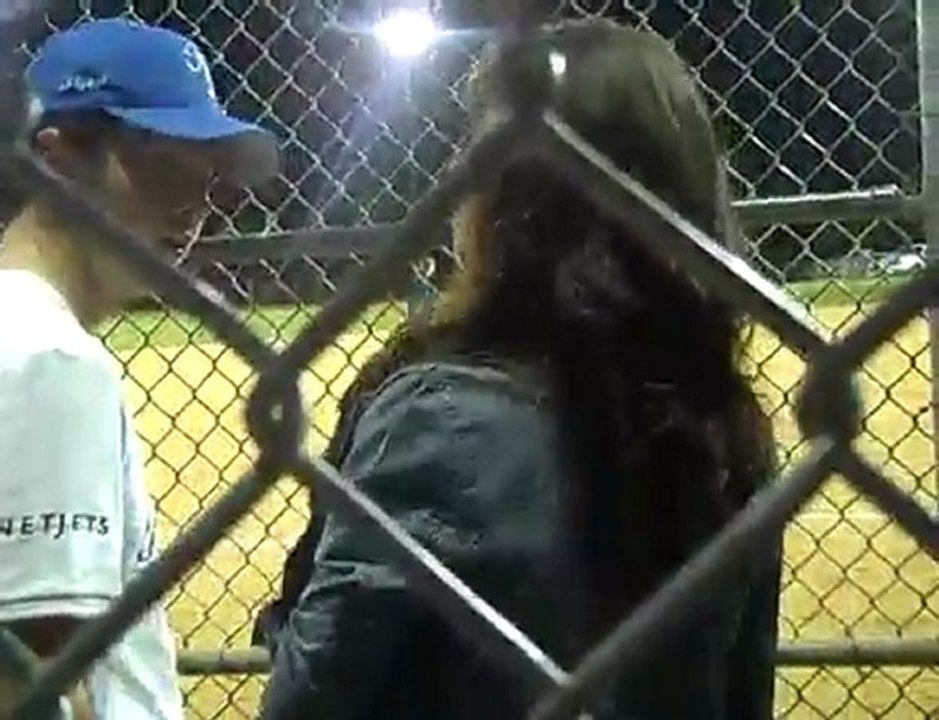 Kenielle amor en el partido de The Road Dogs