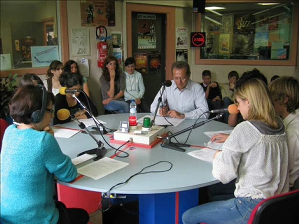 Altitude FM Questions 3ème Europe Ursulines 30-04-10 (1/3)