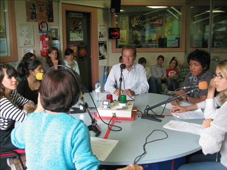 Altitude FM Questions 3ème Europe Ursulines 30-04-10 (2/3)