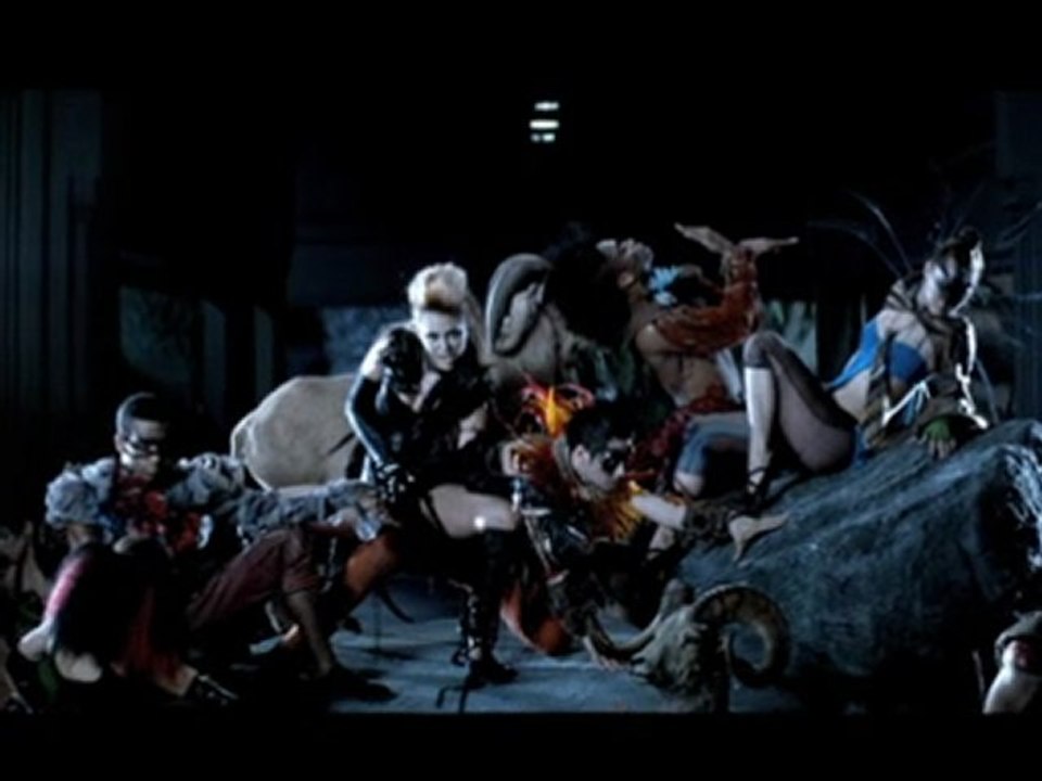 Miley Cyrus can't be tamed in video