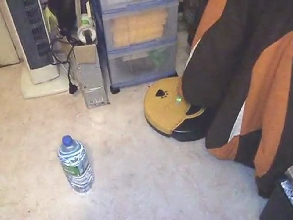 iRobot DIRT DOG - Water Bottle test - BUMP !