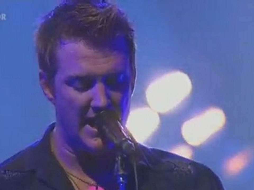 Them_Crooked_Vultures_-_Bandoliers_-_Live_at_Palladium