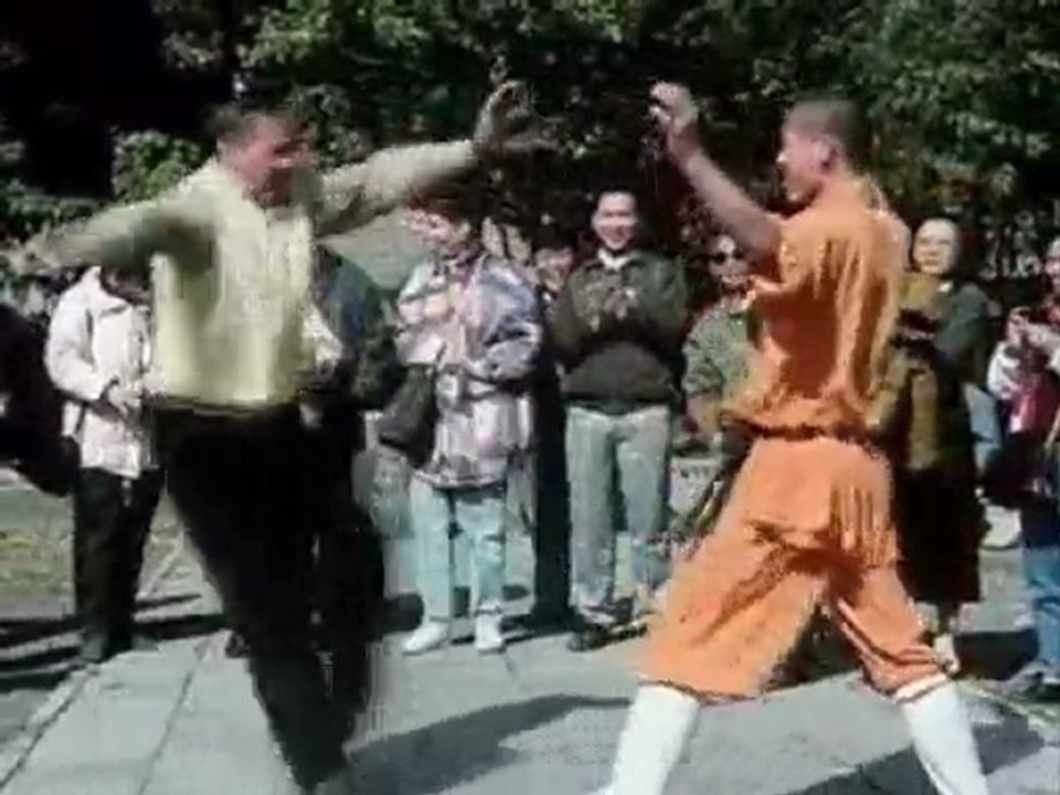 moine shaolin en mode foutage de gueule