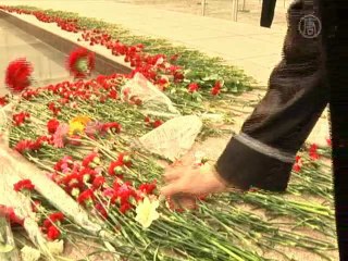 О подвигах ветеранов вспоминают у Вечного огня в Москве