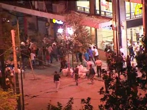 Greek government backs austerity bill