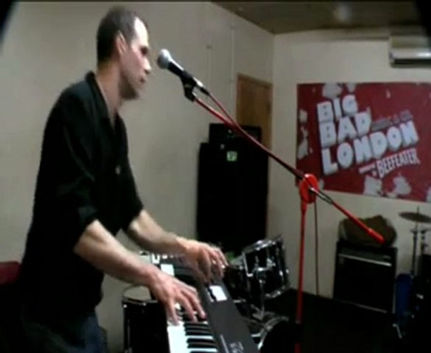 Big Bad Studio presenta King With No Throne