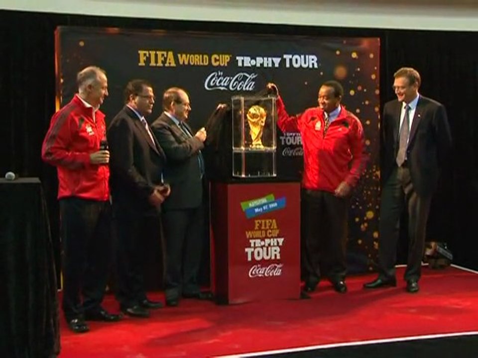 World Cup trophy kicks off final tour around S.Africa