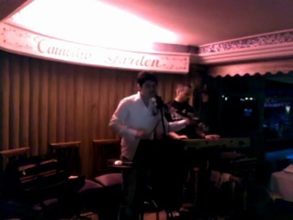 GÖKHAN ELLERİM BOMBOS-popstar gökhan