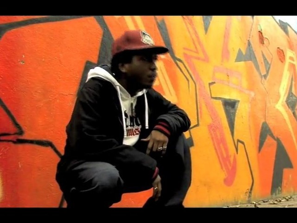 B.O featuring Foli extrait de VOIS PLUS LOIN  sur ITUNES