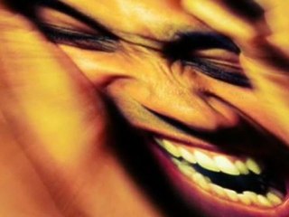 BANA AĞLAMAYI ÖĞRET ANNE