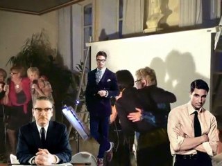 Tout le groupe des femmes chante "Les vrais hommes"