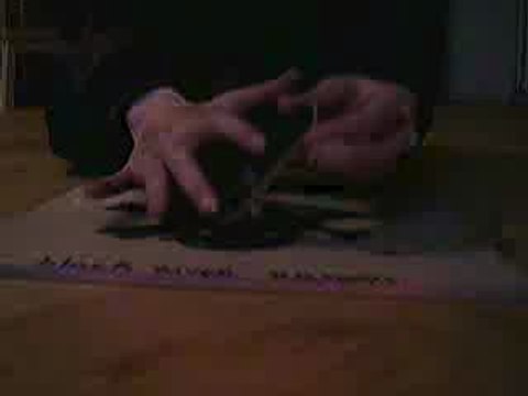 tuto kickflip ( flip ) en fingerskate!!!^^