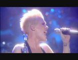 Pink - Family portrait live