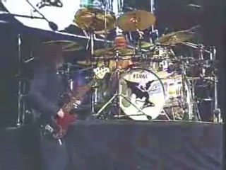 Black Sbbath com Rob Halford errando em 2004