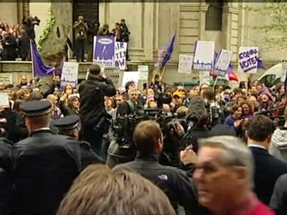 Tories and Lib Dems to meet again on Monday