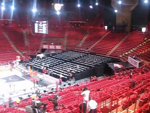 To Contra.gr στο Μπερσί τρεις ώρες πριν τον τελικό