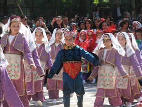 Zübeyde Hanım İlköğretim Okulu 23 Nisan Kutlaması 2009-2010