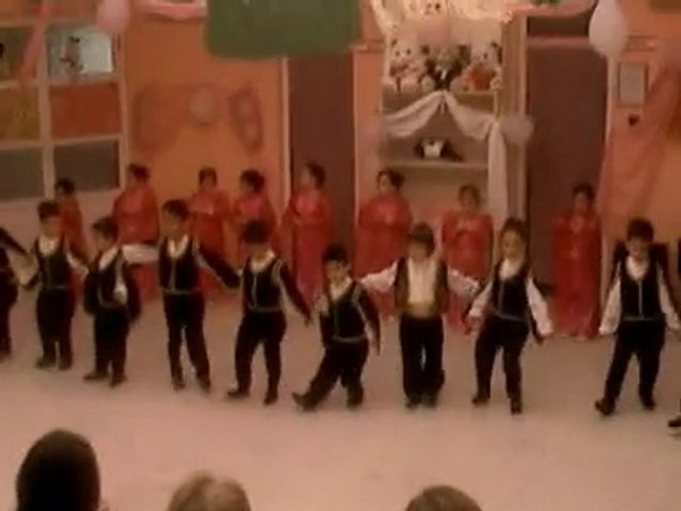 türkmen kızı ve keklik halkoyunları gösterisi