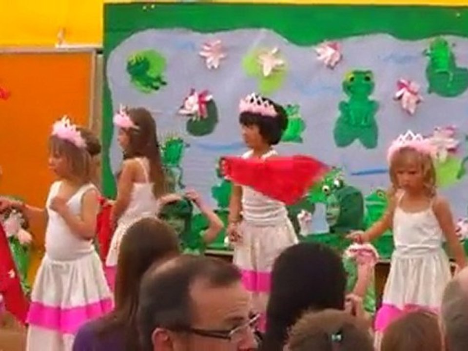 Emma & Tiffany : Fancy fair 2010