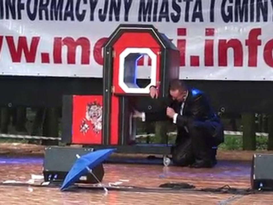 Występ Iluzjonisty Łukasza podczas Festynu 3-ecio Majowego.