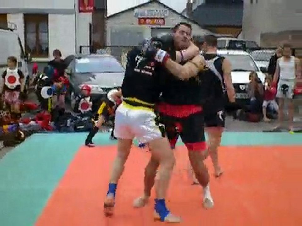 Démo kick boxing et boxe thai à brunehamel