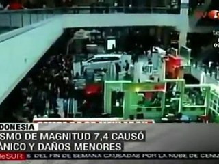 Sismo de magnitud 7,4 causó pánico y daños menores