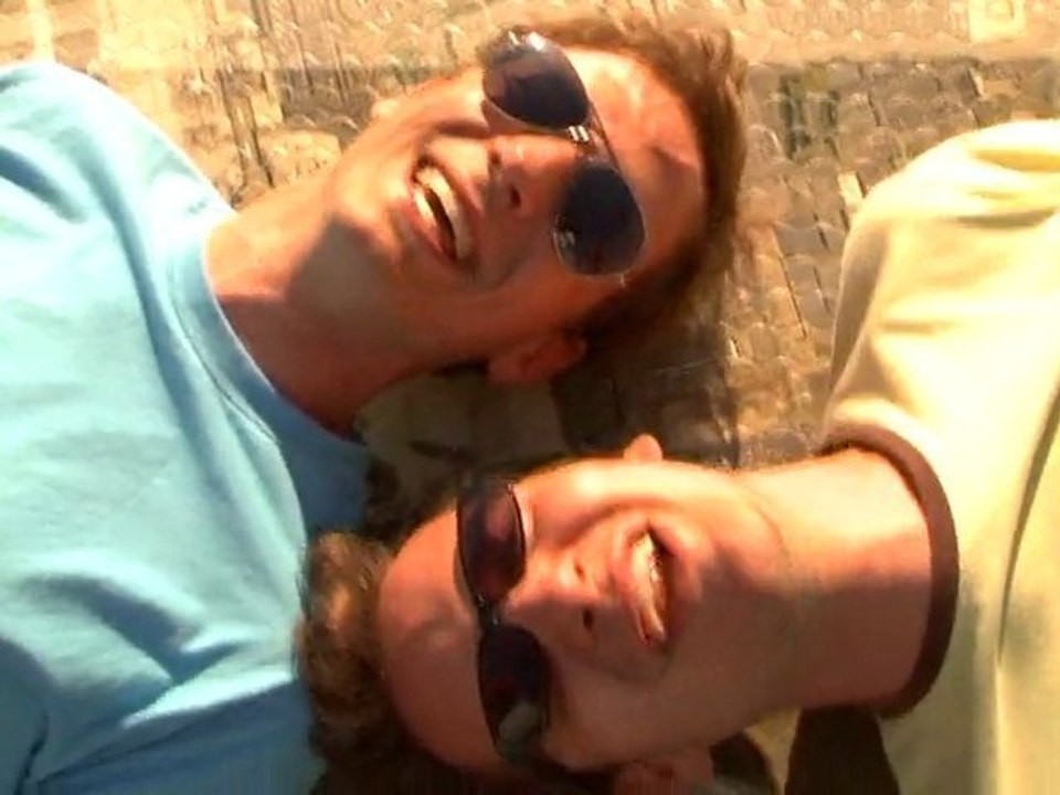 Oh the Humanity! (bêtisier de la fête de l' huma 2009)