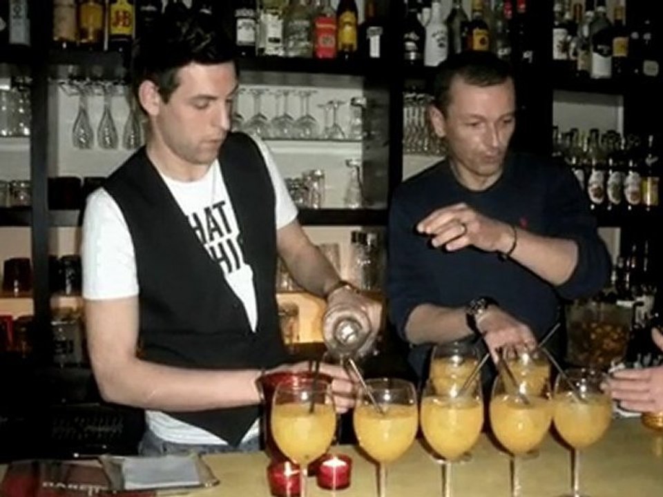 ★★★ Bus By Night -> De retour en Juin ...