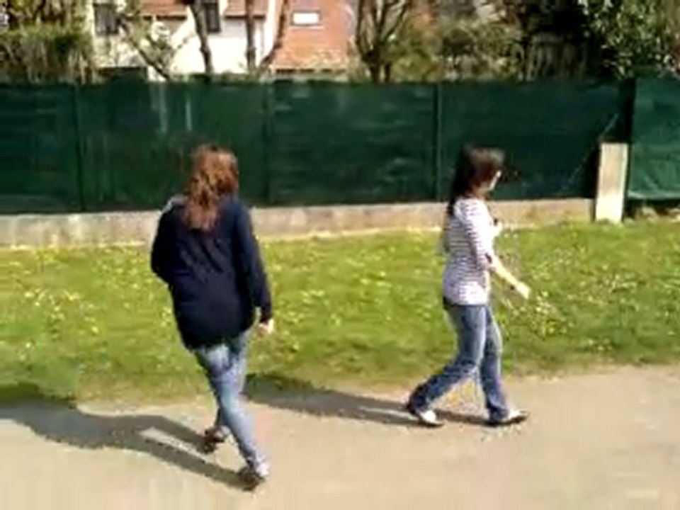 DANCE !
