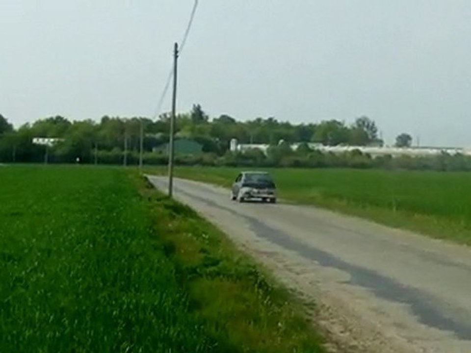 306 s16 attention les gars la revoila